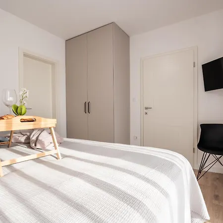 Niko With Heated Pool Villa