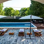 Villa Niko With Heated Pool Pridraga