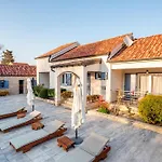 Villa Niko With Heated Pool *