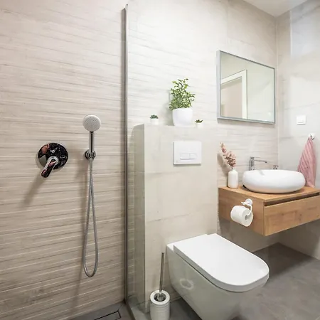 Niko With Heated Pool Villa