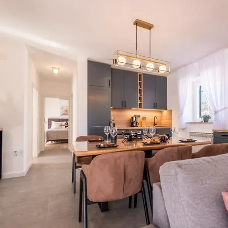 Villa Niko With Heated Pool *