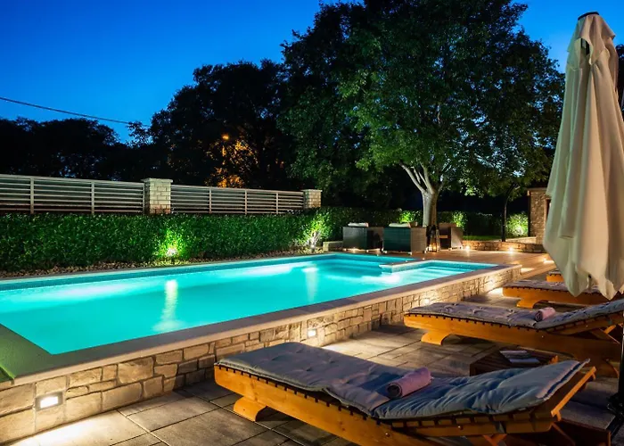 Вилла Niko With Heated Pool Pridraga