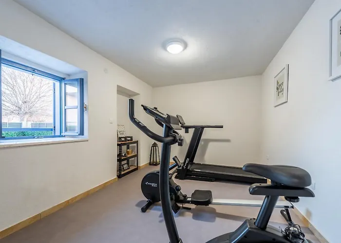 Niko With Heated Pool *