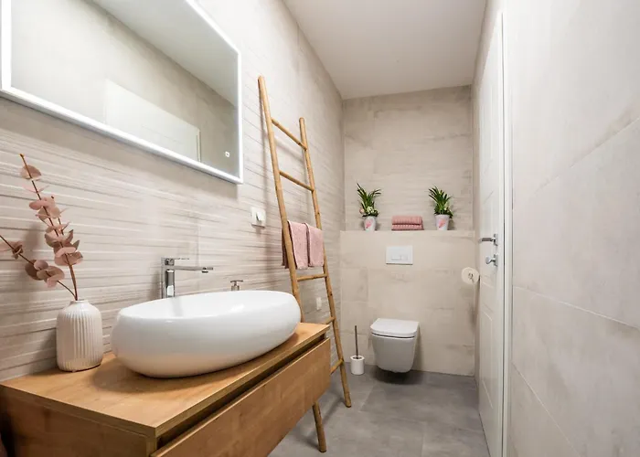 Niko With Heated Pool * Pridraga