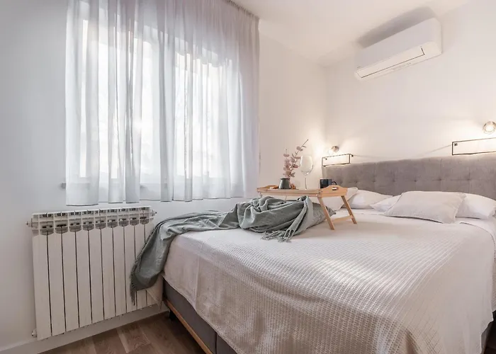 Niko With Heated Pool Вилла Pridraga