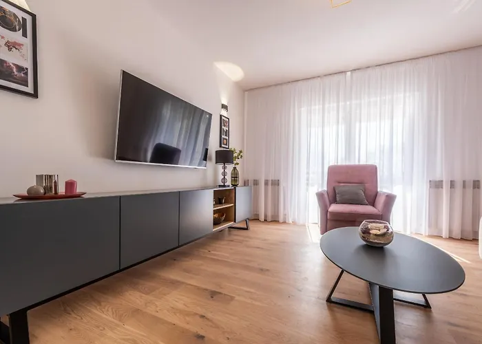 Niko With Heated Pool Вилла *