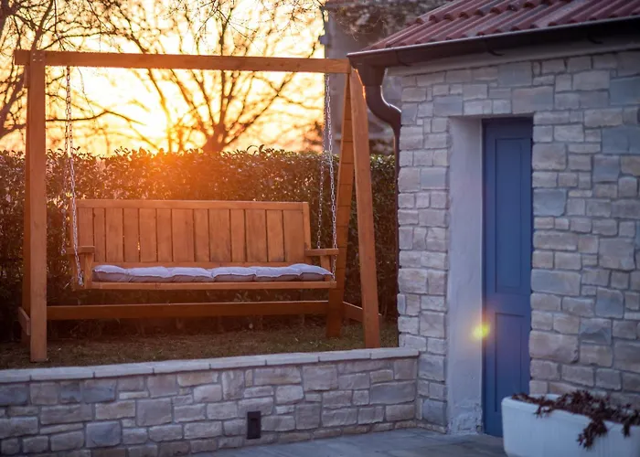 Вилла Niko With Heated Pool